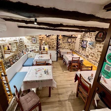 Restaurant & Guest House Semani 베라트 외부 사진
