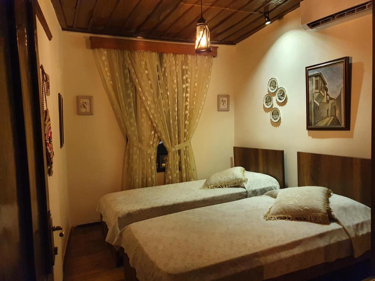 Restaurant & Guest House Semani 베라트 외부 사진
