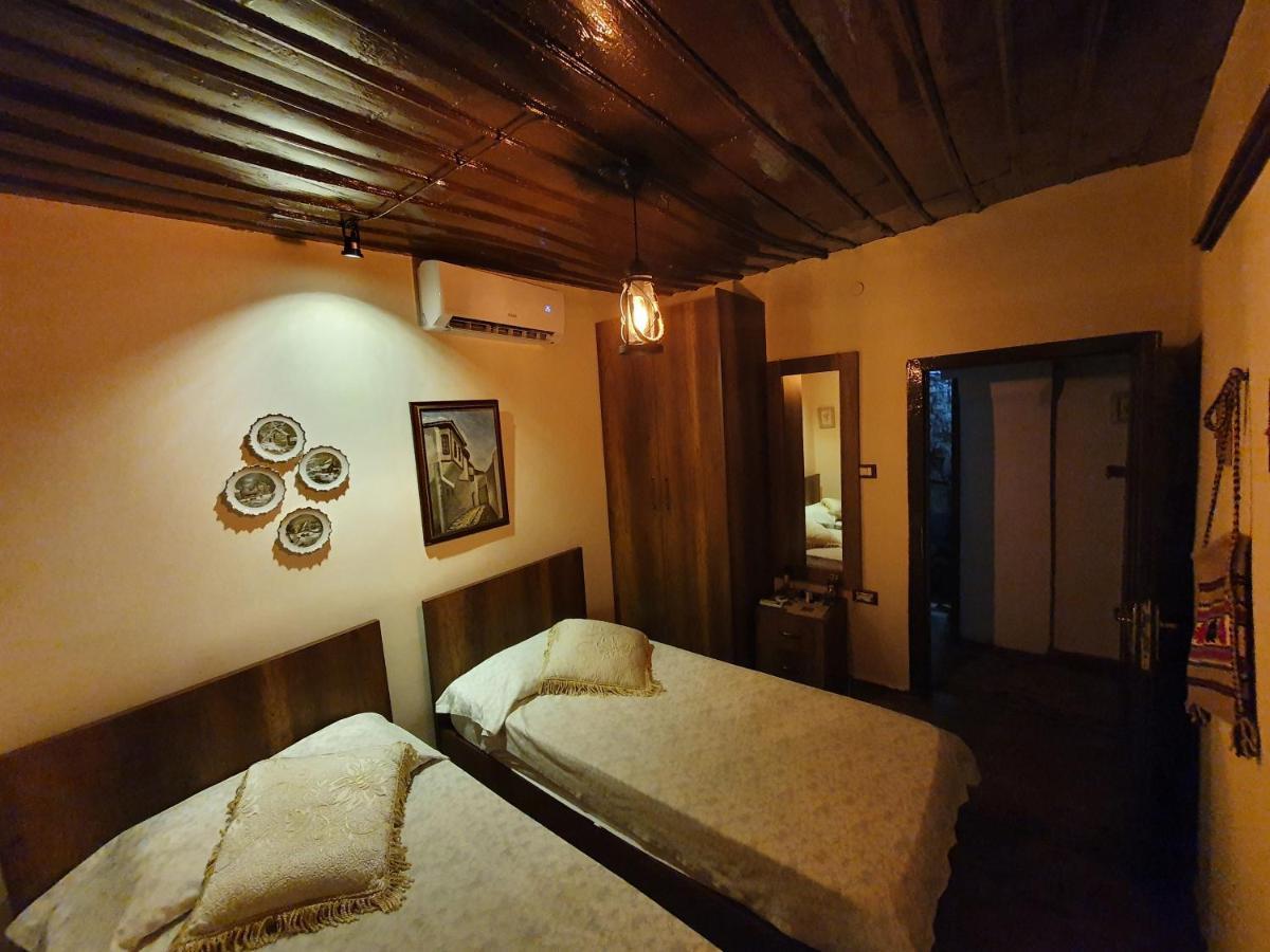 Restaurant & Guest House Semani 베라트 외부 사진