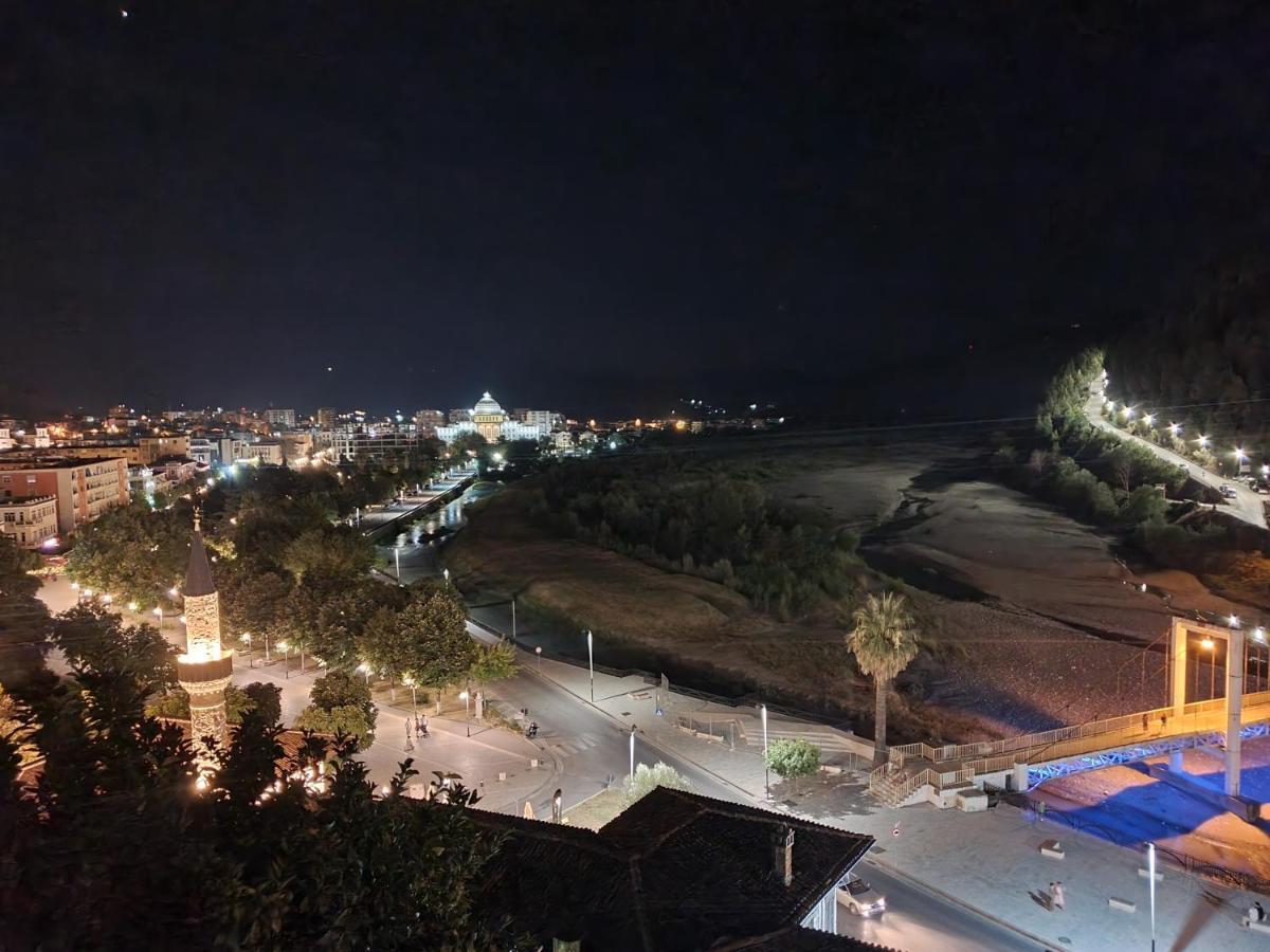 Restaurant & Guest House Semani 베라트 외부 사진