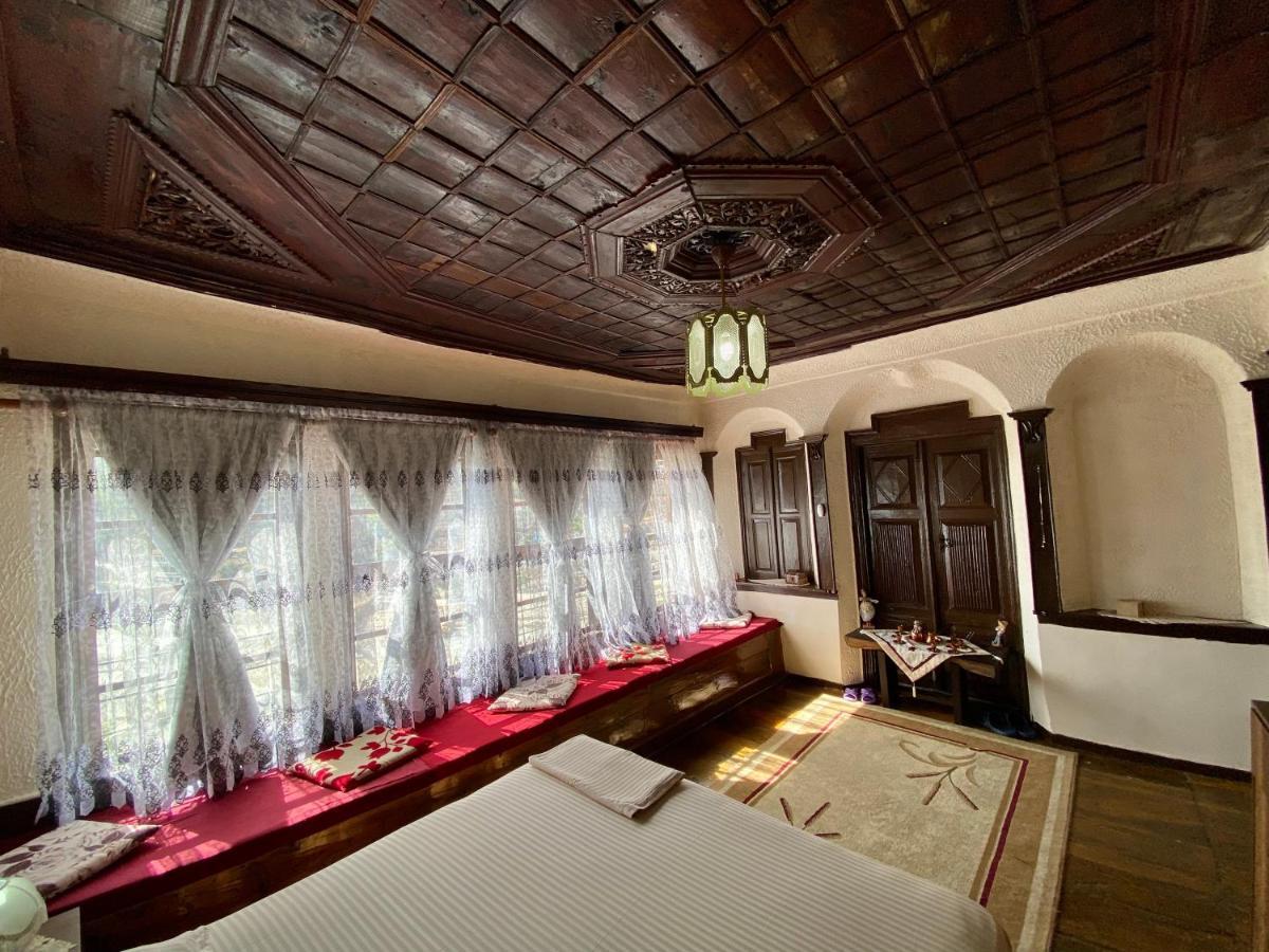 Restaurant & Guest House Semani 베라트 외부 사진
