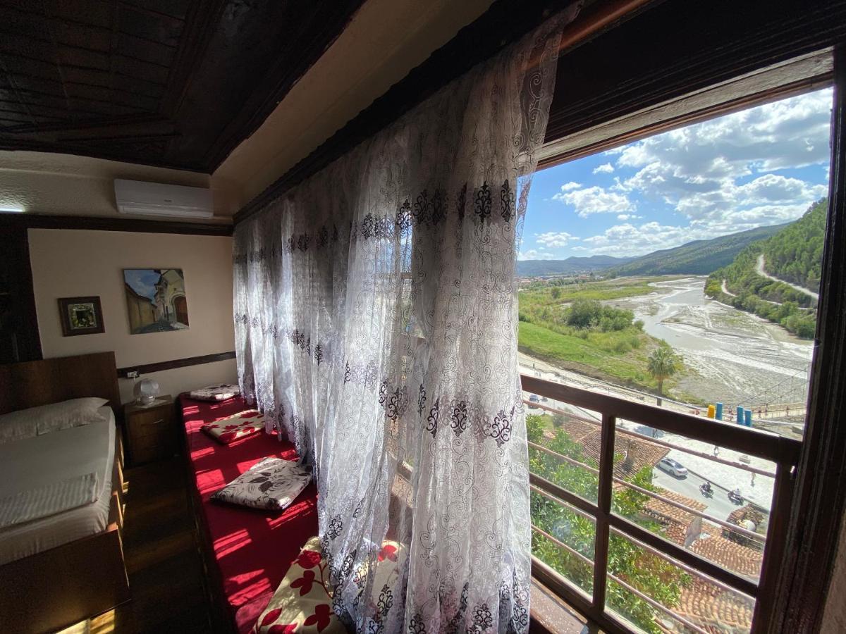 Restaurant & Guest House Semani 베라트 외부 사진