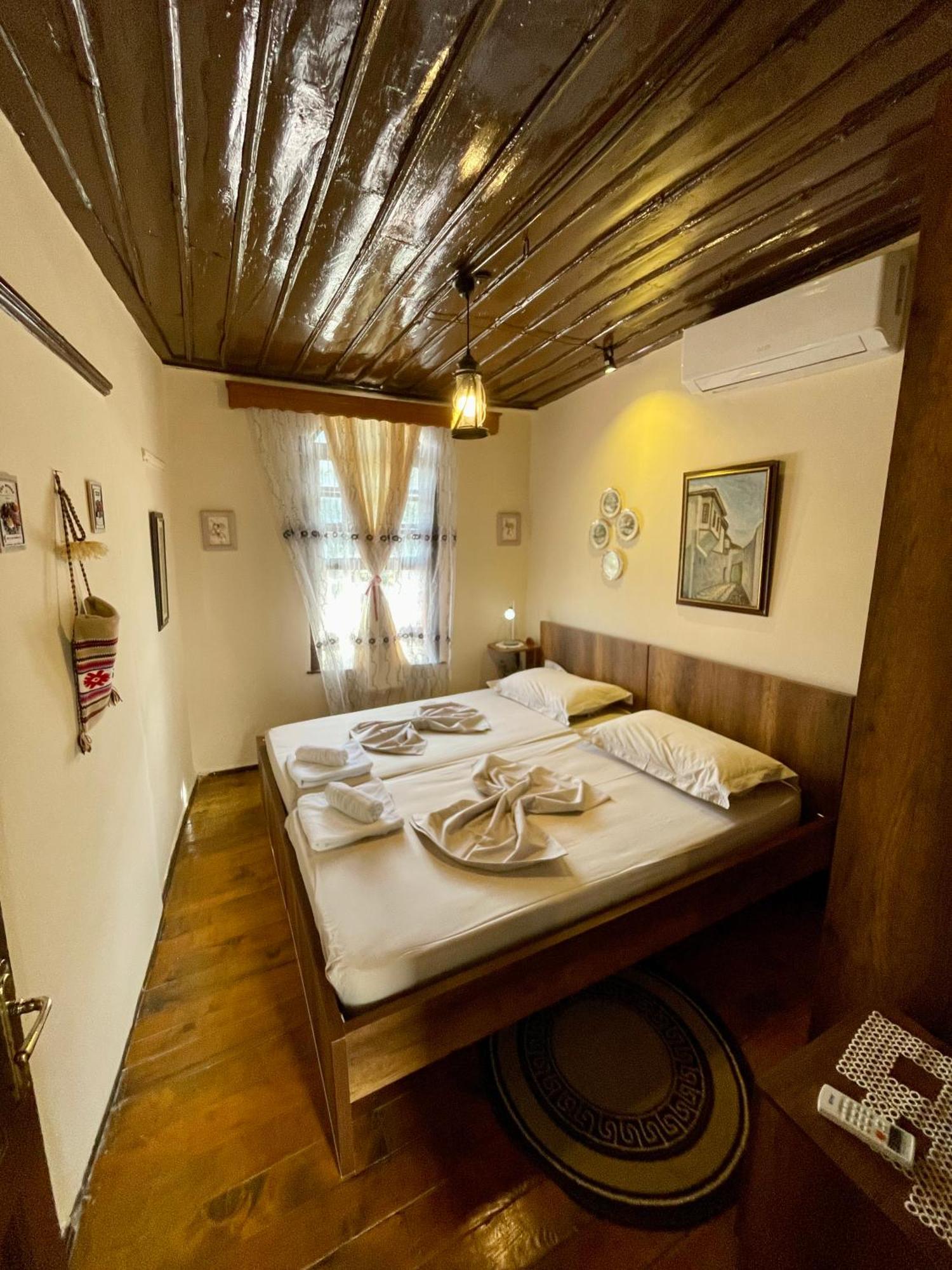 Restaurant & Guest House Semani 베라트 외부 사진