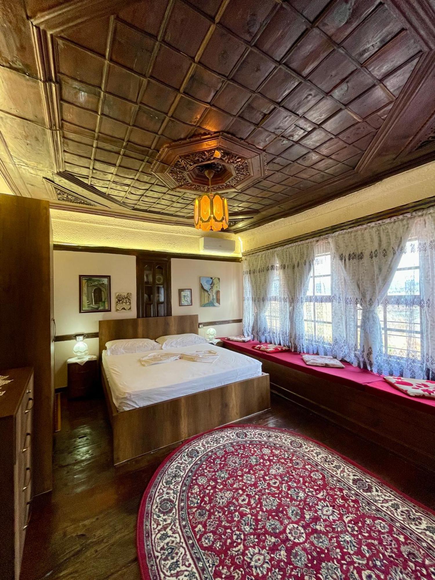 Restaurant & Guest House Semani 베라트 객실 사진