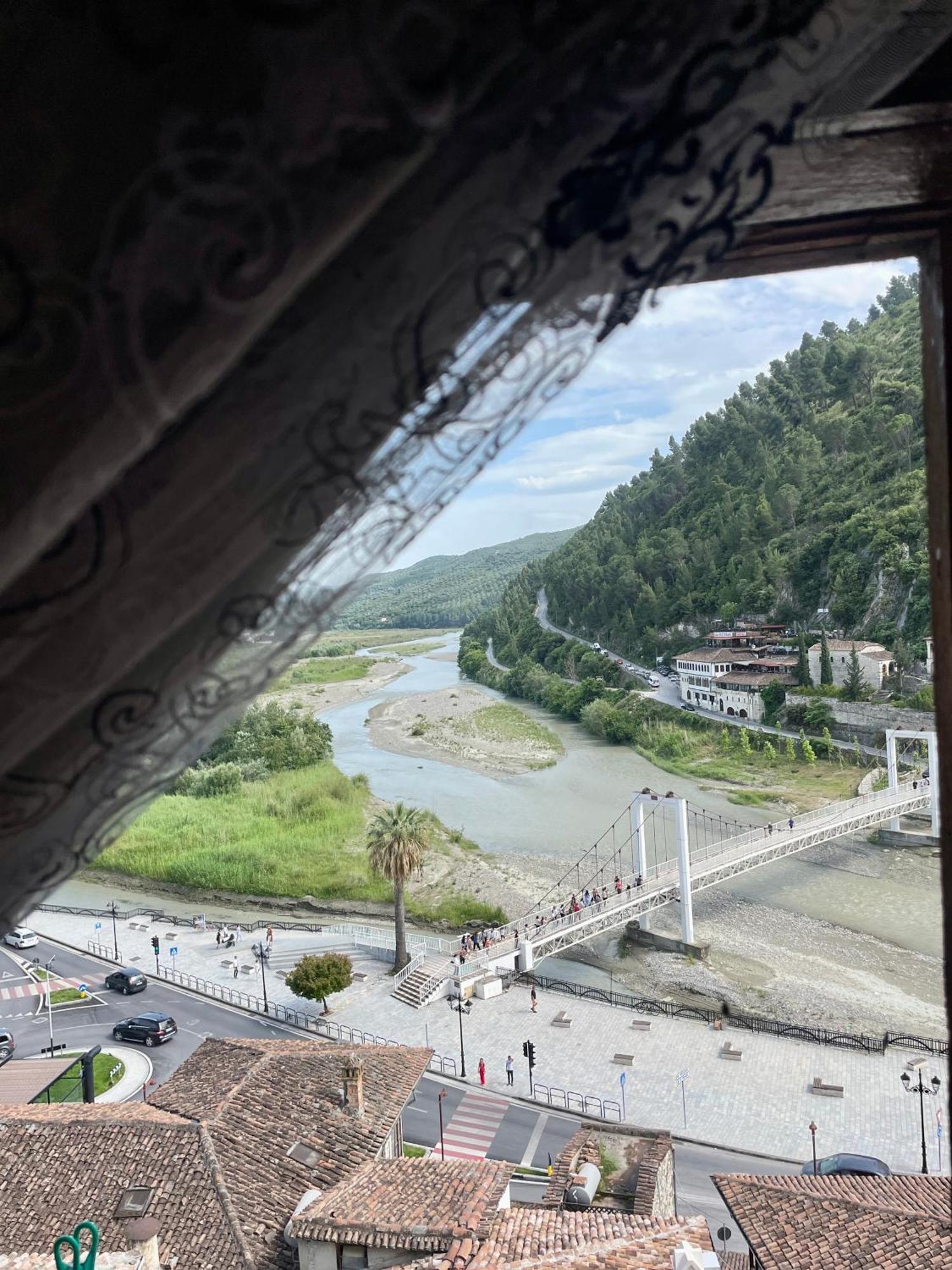 Restaurant & Guest House Semani 베라트 외부 사진