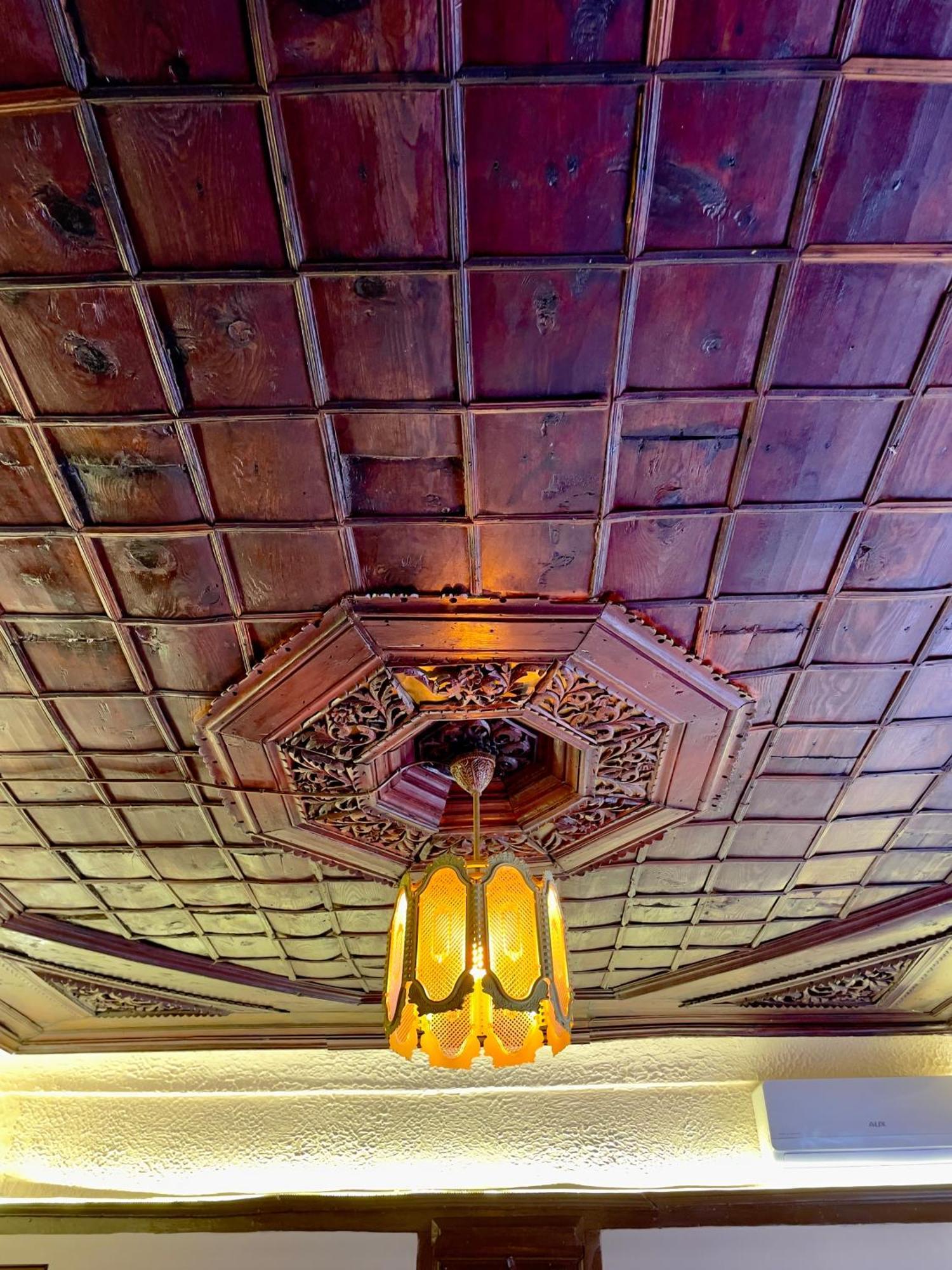 Restaurant & Guest House Semani 베라트 외부 사진