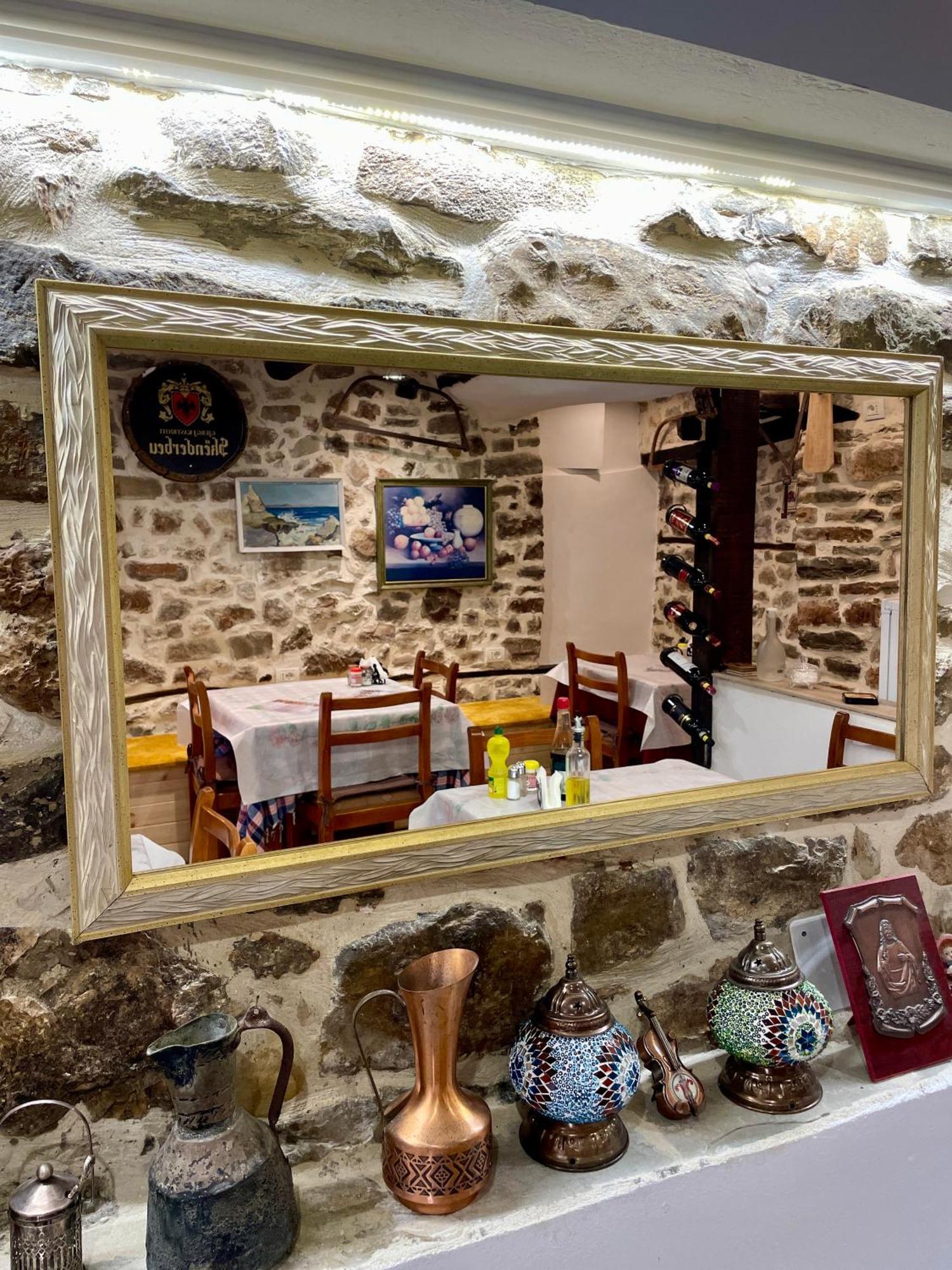 Restaurant & Guest House Semani 베라트 외부 사진