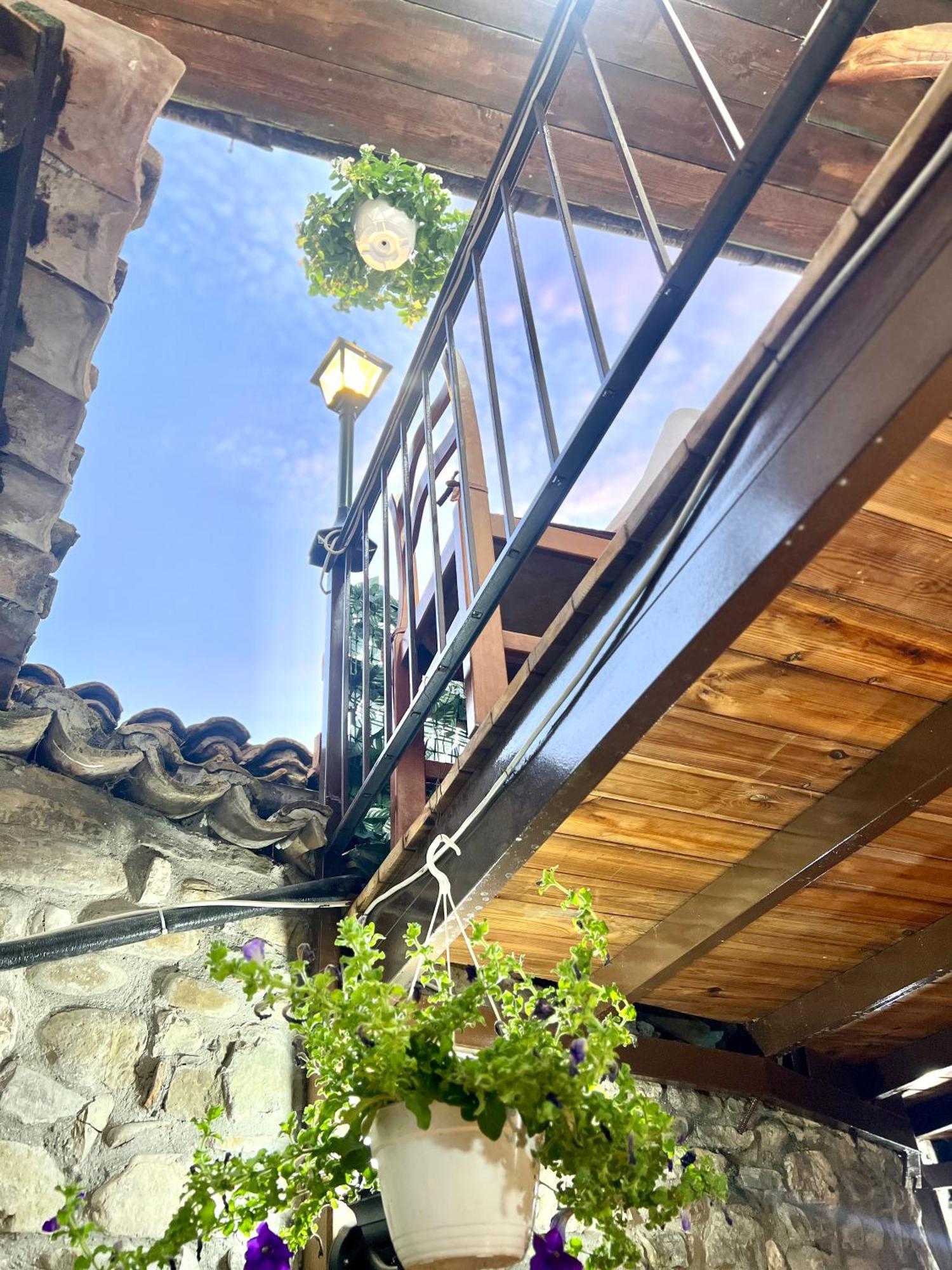 Restaurant & Guest House Semani 베라트 외부 사진