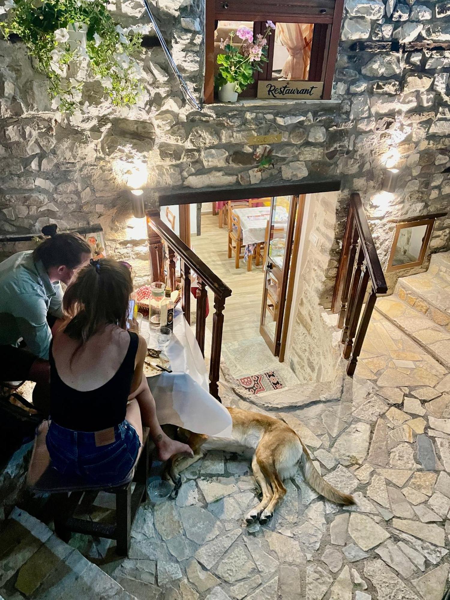 Restaurant & Guest House Semani 베라트 외부 사진